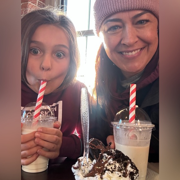 Meet your Posher, Stephanie - Picture 1 of 1